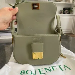 直営店☆BOTTEGA VENETA☆SALE! MINI DESIREE ショルダーバッグ Bottega Veneta Desiree Mini Saddle Crossbody Bag